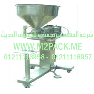 ماكينة تعبئة سوائل نصف اوتوماتيك موديل 404m2pack.com التي نقدمها نحن شركة المهندس منسي لتوريد جميع مستلزمات التغليف الحديث من مواد التعبئة و التغليف والصناعات الهندسيه – ام تو باك